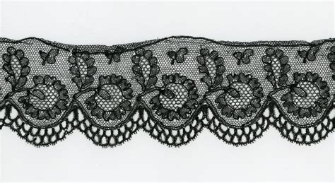 lace fashion history.